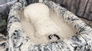 2024-11-06-messygirl-1174-horny_farmgirl_in_pie_slop