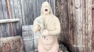 2024-11-06-messygirl-1174-horny_farmgirl_in_pie_slop