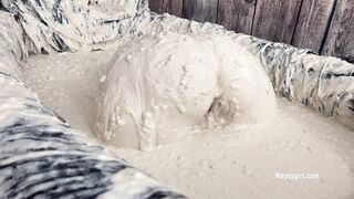 2024-11-06-messygirl-1174-horny_farmgirl_in_pie_slop