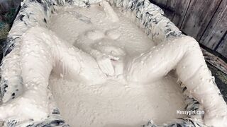 2024-11-06-messygirl-1174-horny_farmgirl_in_pie_slop