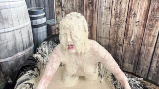 2024-02-26-messygirl-1196-slop_covered_cruella