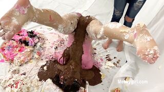 2024-03-29-messygirl-1038-flexible_michelle