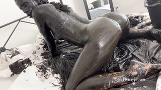 2024-04-03-messygirl-1143-wild_for_grease