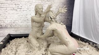 2024-03-06-messygirl-1139-naughty_mud_play