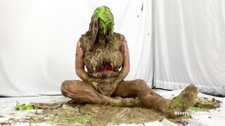 2024-10-11-messygirl-1066-alice_becomes_a_messygirl