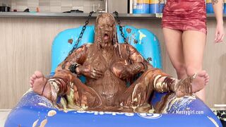 2024-03-13-messygirl-1140-dessert_is_on_alice