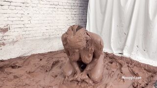 2024-10-09-messygirl-1170-mud_virgin_scarlett
