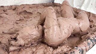 2024-10-09-messygirl-1170-mud_virgin_scarlett