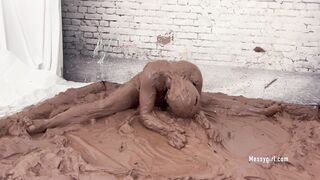 2024-10-09-messygirl-1170-mud_virgin_scarlett