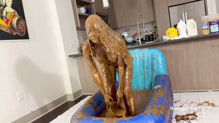 2024-05-13-messygirl-1207-total_disgust