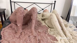 2024-03-04-messygirl-1197-mud_pleasuring
