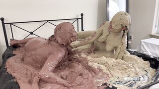 2024-03-04-messygirl-1197-mud_pleasuring