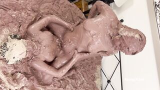 2024-03-04-messygirl-1197-mud_pleasuring