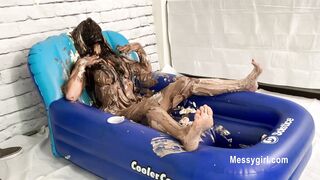 2024-09-06-messygirl-1061-pies_pudding_and_fudge
