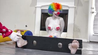 2024-01-02-messygirl-1130-booby_traps_5_the_clown_show