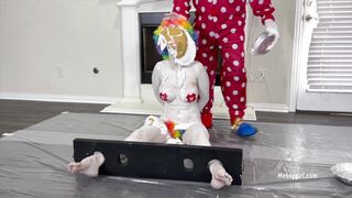 2024-01-02-messygirl-1130-booby_traps_5_the_clown_show