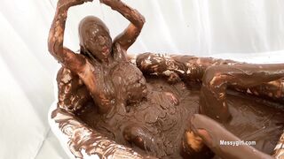 2024-12-27-messygirl-1077-three_messygirls_in_a_pudding_bath