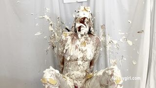 2024-05-17-messygirl-1045-the_carnival_job_4