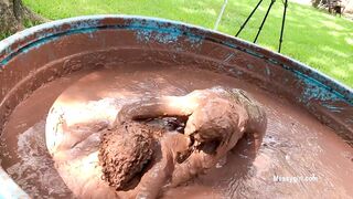 2024-10-17-messygirl-1119-jani_vs_zoey_mud_wrestling