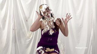 2024-02-19-messygirl-1195-cadence_luxx_becomes_a_messygirl