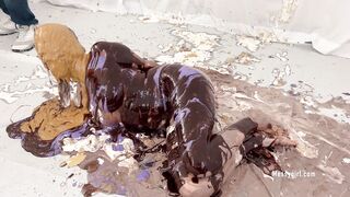 2024-02-19-messygirl-1195-cadence_luxx_becomes_a_messygirl