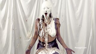 2024-02-19-messygirl-1195-cadence_luxx_becomes_a_messygirl