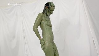 2024-12-19-messygirl-1128-messy_preschool_teacher_megan