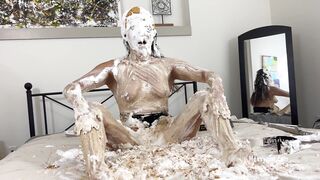 2024-03-27-messygirl-1142-pied_on_all_fours