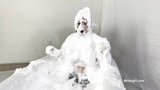 2024-02-21-messygirl-1085-the_clumsy_housekeeper_2