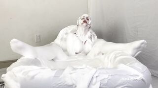 2024-02-21-messygirl-1085-the_clumsy_housekeeper_2