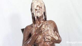 2024-11-18-messygirl-965-the_dessert_critic