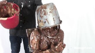 2024-11-18-messygirl-965-the_dessert_critic