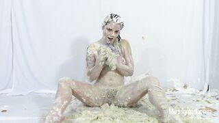 2024-09-30-messygirl-957-human_pie_target_misty
