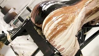 2024-03-13-messygirl-875-vika_goes_extreme