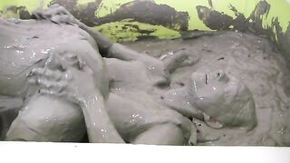 2024-10-03-messygirl-776-mud_spa_girls