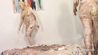 2024-09-24-messygirl-904-the_cake_bed