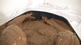 2024-06-01-messygirl-706-vicky_takes_a_chocolate_glop_bath