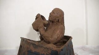 2024-06-01-messygirl-706-vicky_takes_a_chocolate_glop_bath