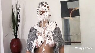 2024-10-08-messygirl-906-pied_in_front_of_a_live_audience