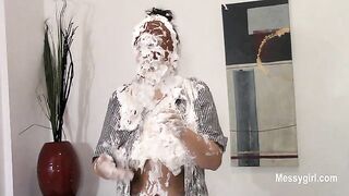 2024-10-08-messygirl-906-pied_in_front_of_a_live_audience