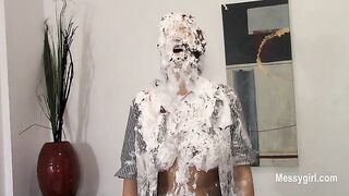 2024-10-08-messygirl-906-pied_in_front_of_a_live_audience