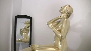 2024-12-01-messygirl-680-golden_russian_vika
