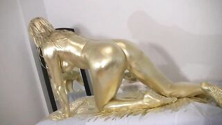 2024-12-01-messygirl-680-golden_russian_vika