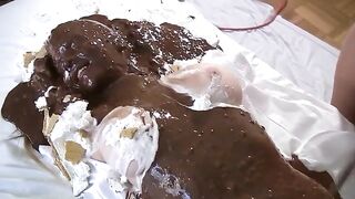 2024-03-17-messygirl-643-messy_bed_play_with_liz_and_amy