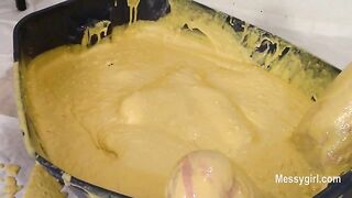 2024-09-17-messygirl-903-amy_takes_a_batter_bath