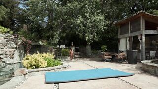 2025-01-31-submissivex-ariel-x-does-an-ab-workout-in-the-outdoors-poolside_720