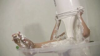 2024-11-16-messygirl-730-marshmallow_engulfed_justine