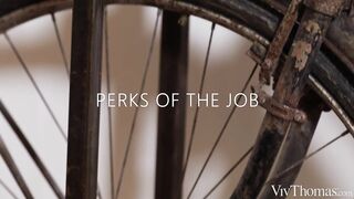 viv-thomas-2025-02-06-perks-of-the-job-720