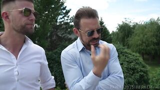 skinnybutnotteeny-episode2_s02_erikeverhard_vincekarter_540p