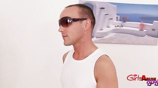 2019-04-06-purecfnm-rockstar-in-the-gallery_720p